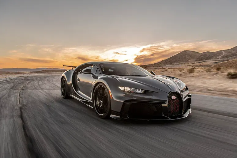 Bugatti Tourbillon perfil lateral mostrando sus proporciones