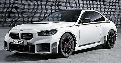 BMW M2 G87 frente lateral conduciendo