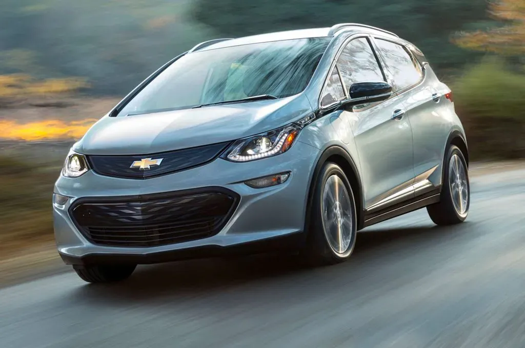 Chevrolet Bolt EV, vista lateral estática