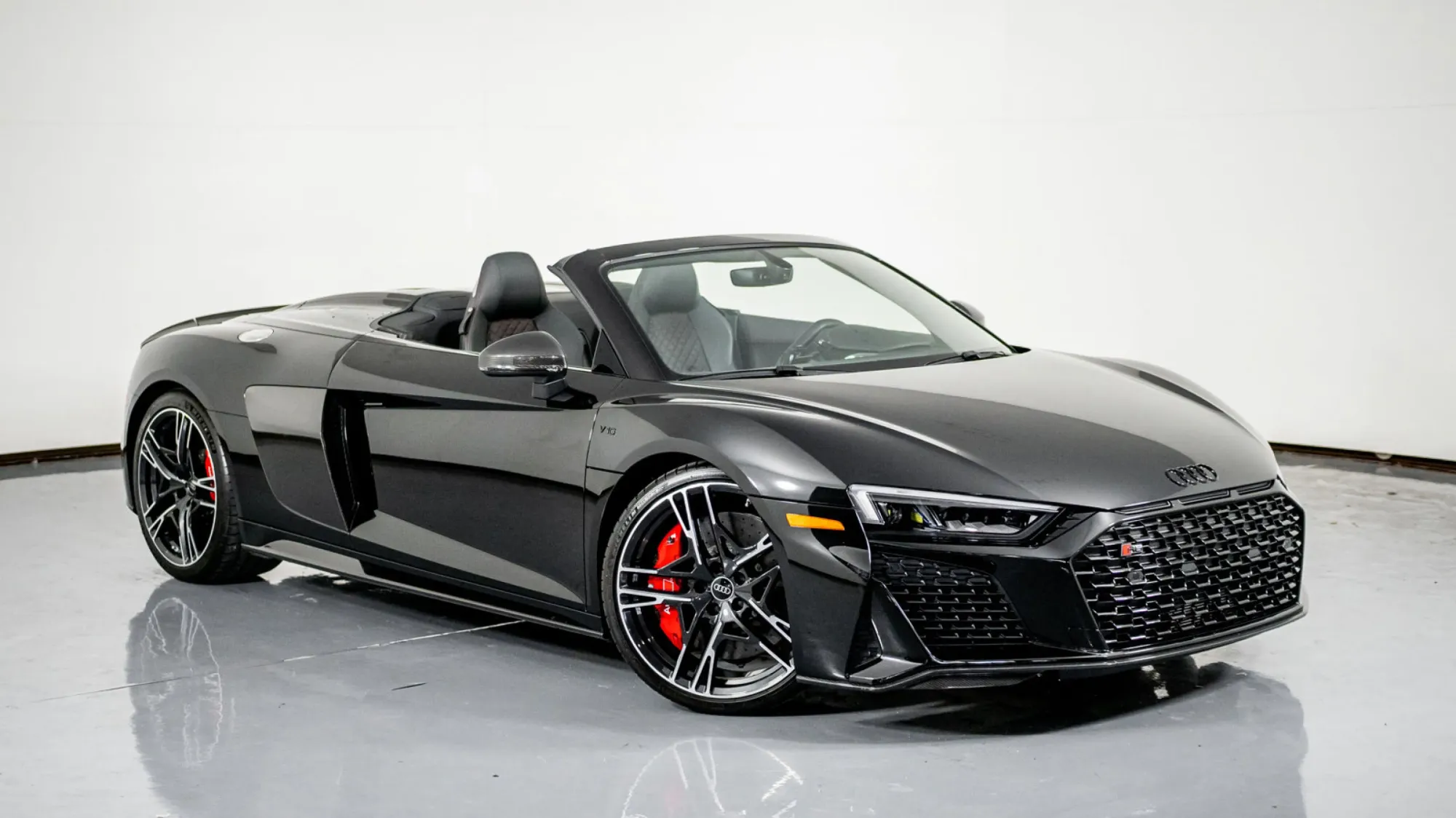 Tablero y volante del Audi R8 Spyder