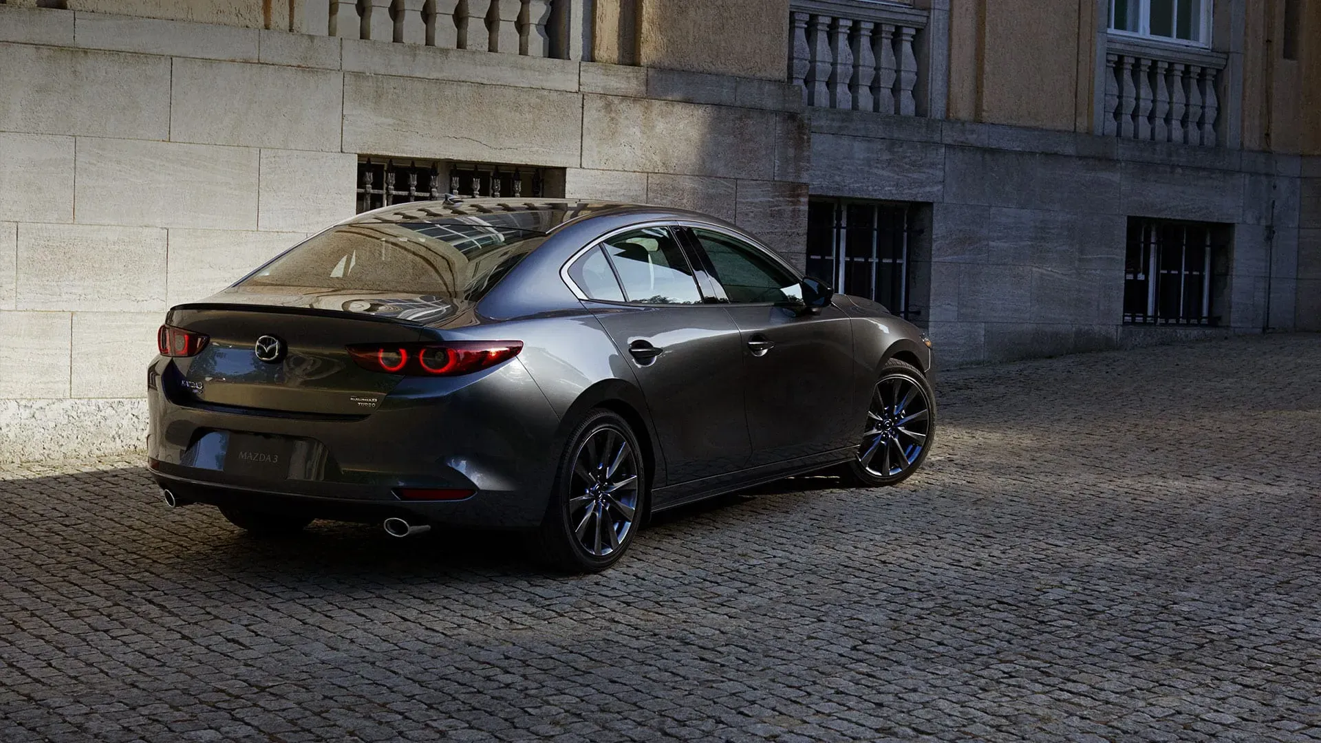 Mazda 3 2024 frontal y perfil