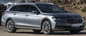 Interior del skoda superb 2024 con pantalla central