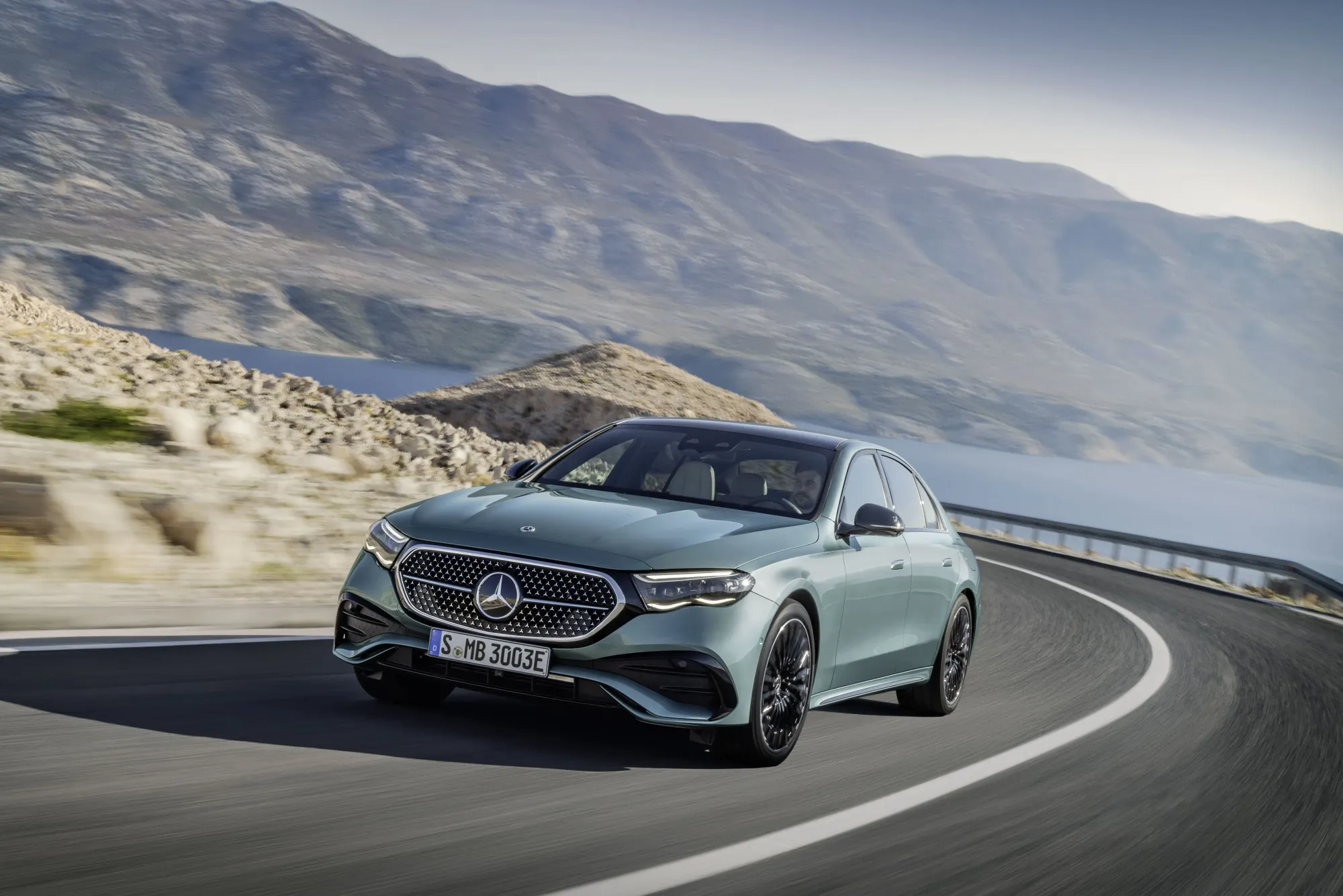 Mercedes-Benz Clase E 2024 vista frontal