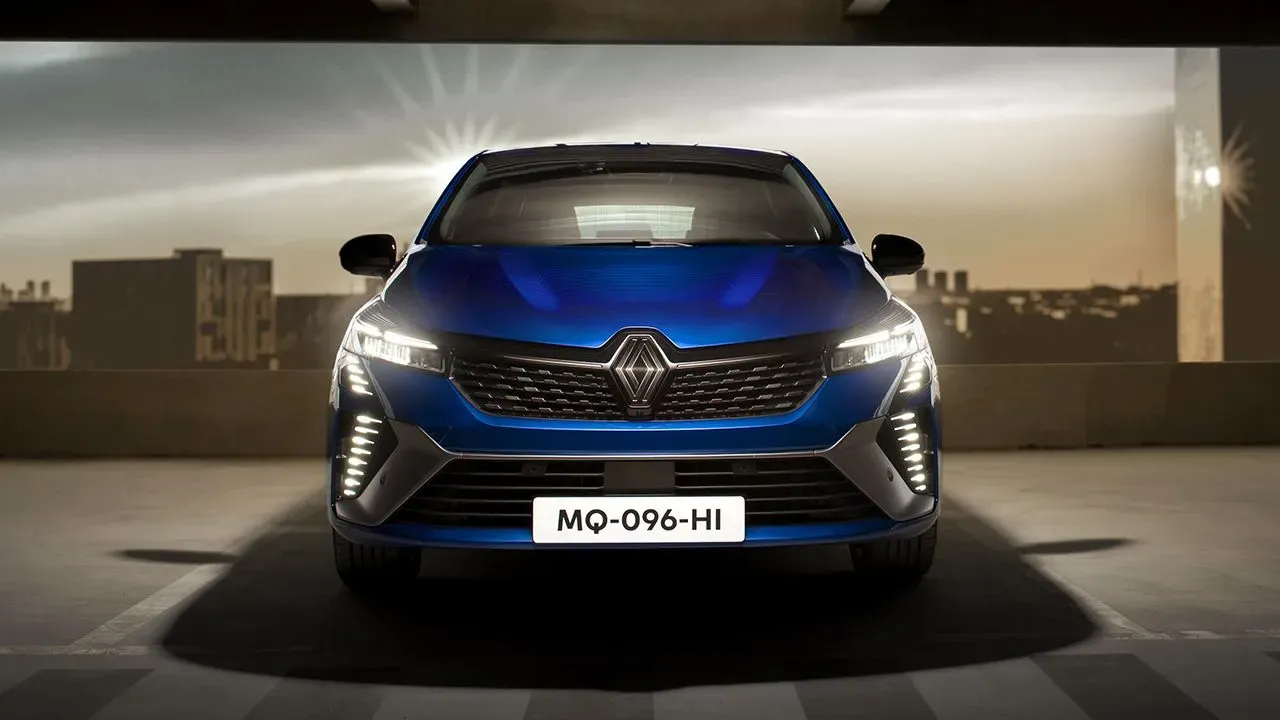 Renault Clio 2024 lateral y trasero