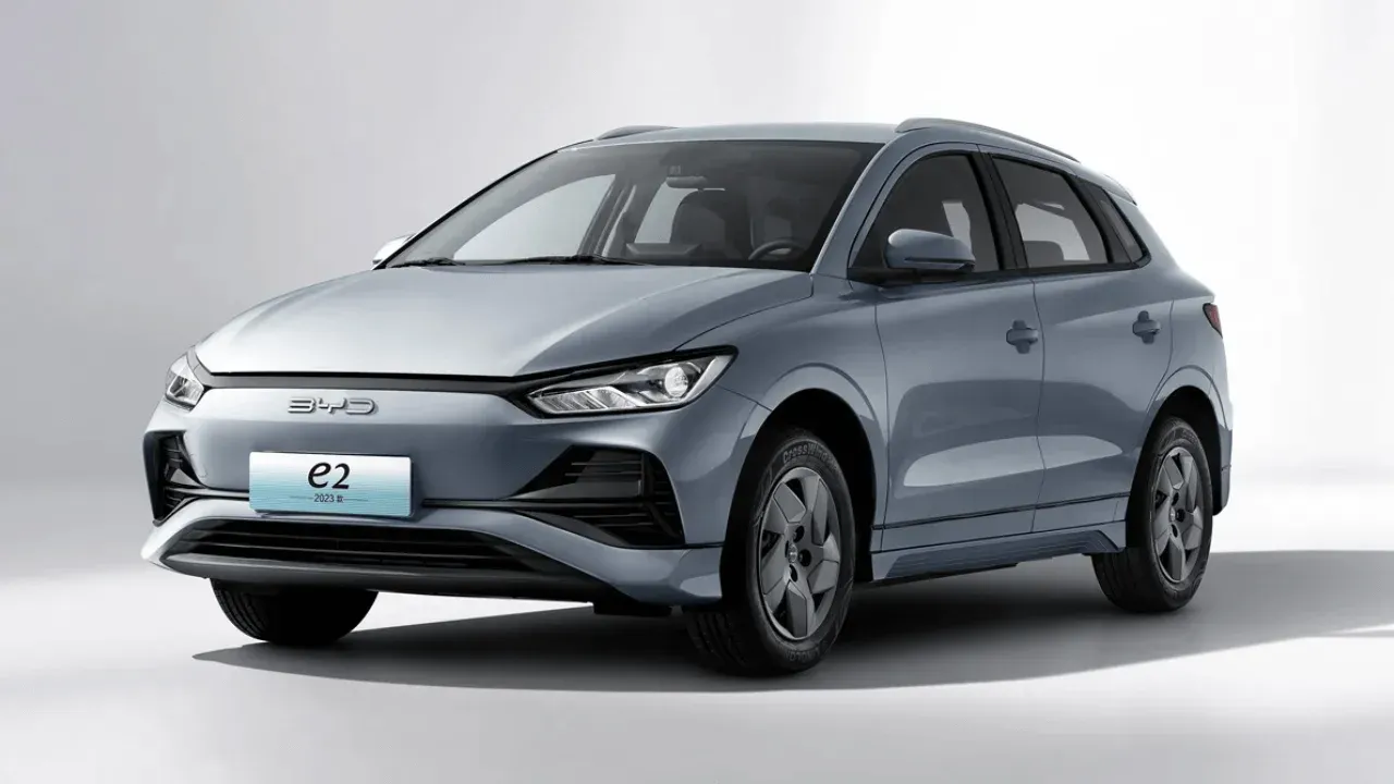 BYD e2 frontal en color azul