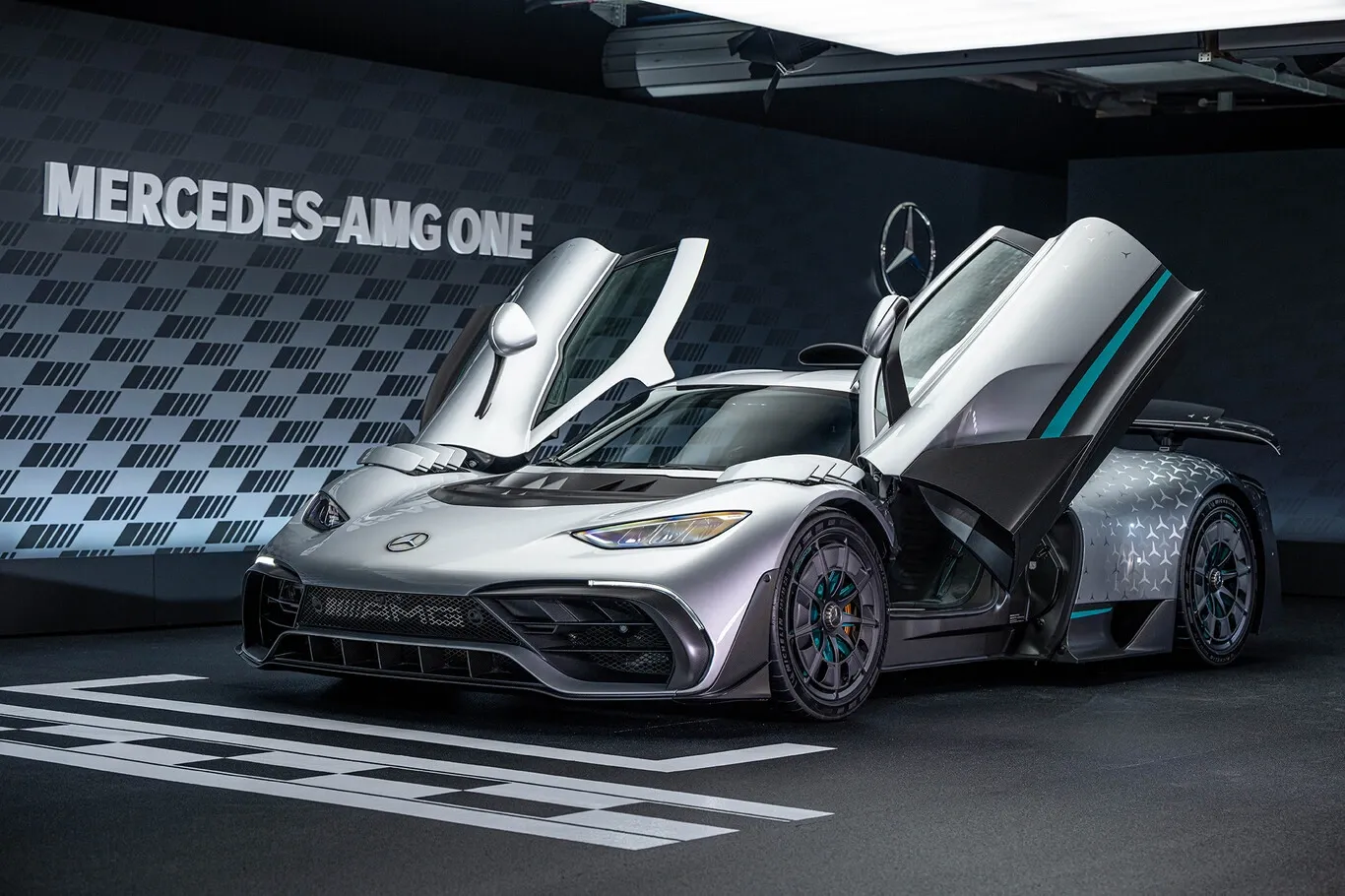 Mercedes-AMG ONE en perfil lateral