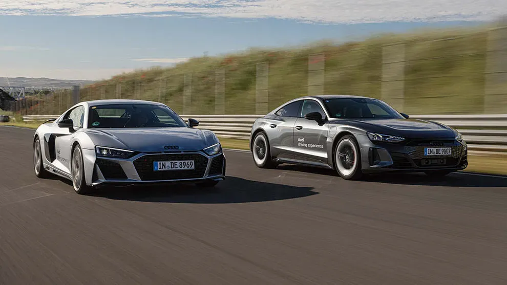 Interior del Audi R8 V10 y RS e-tron GT
