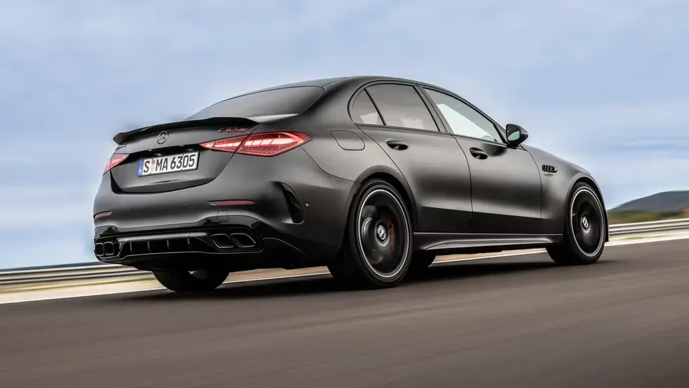 Mercedes-AMG C63 S E Performance 2025 frontal