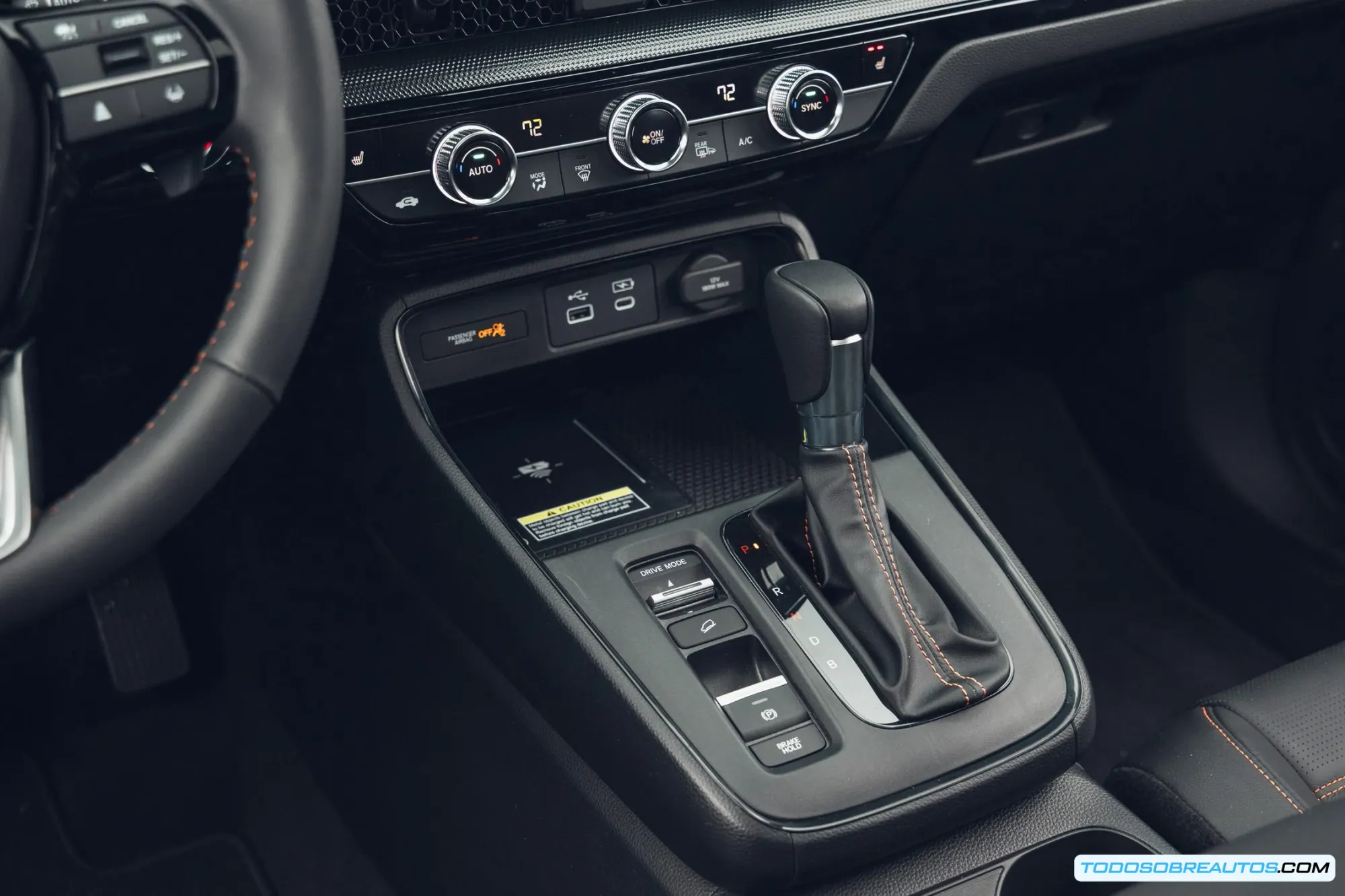 Pantalla táctil y sistema de infoentretenimiento del Honda CR-V Hybrid Sport Touring 2025