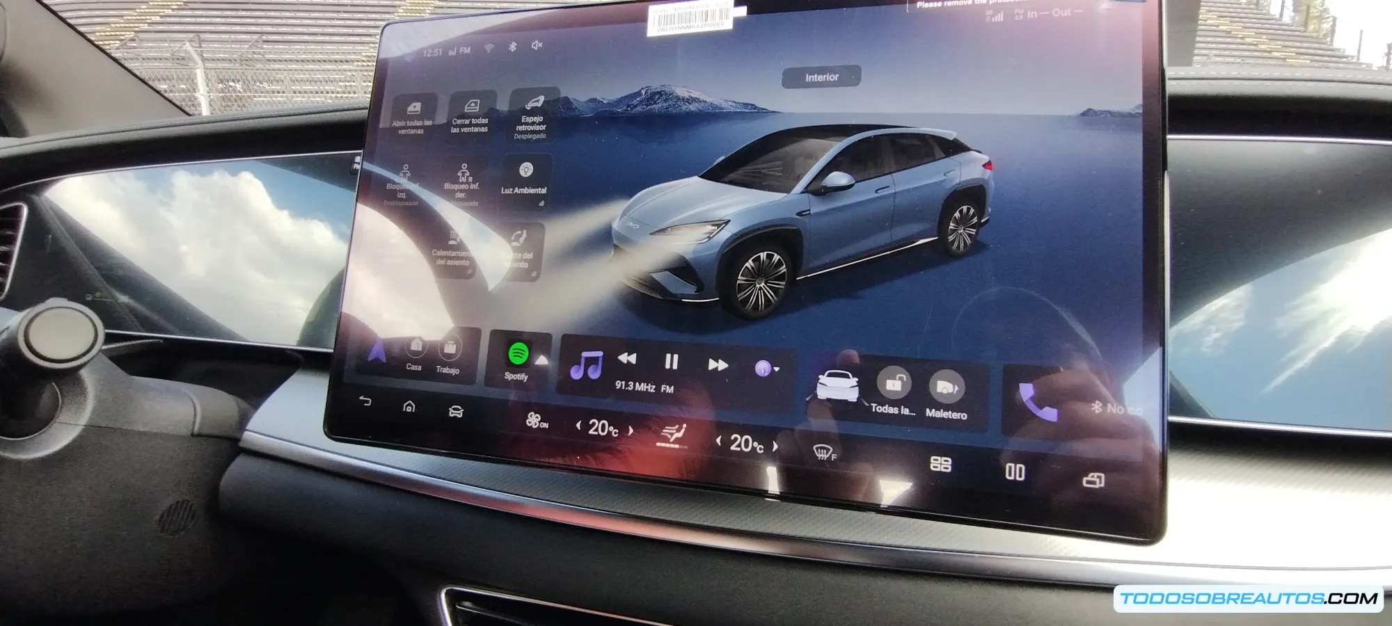 BYD Sealion 7 en un entorno urbano elegante