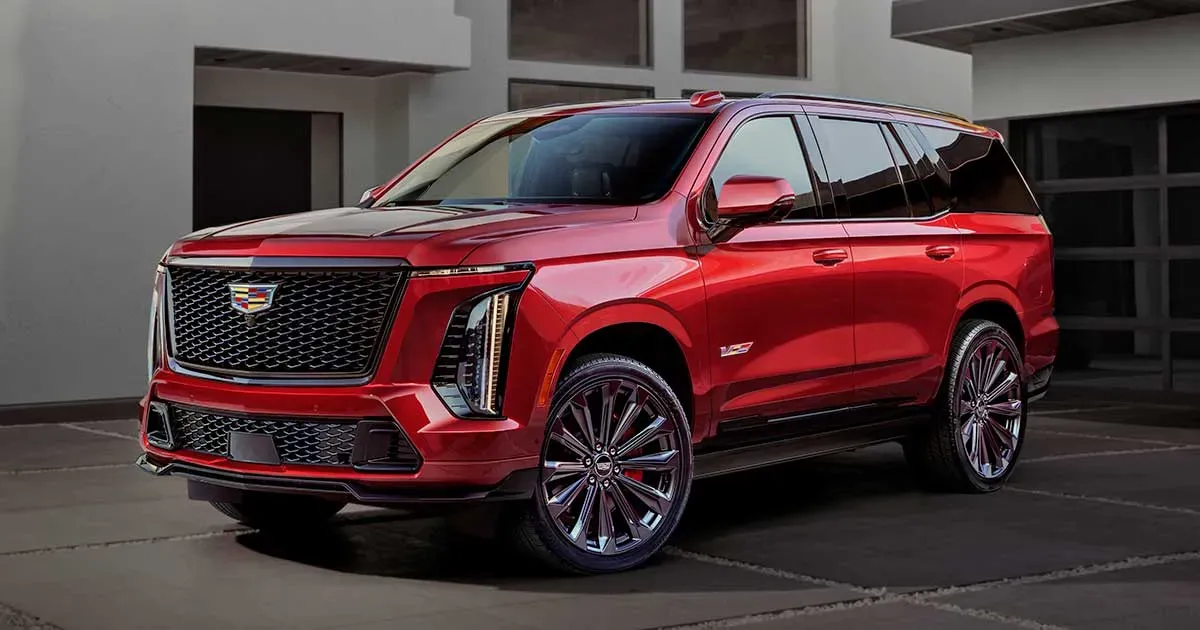 Cadillac Escalade 2025 frontal mostrando su nueva parrilla y diseño