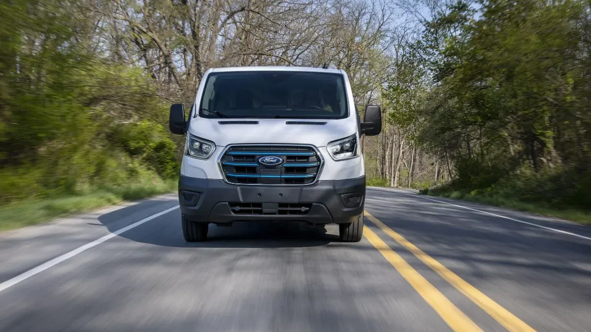 Ford Transit 2025 interior de trabajo