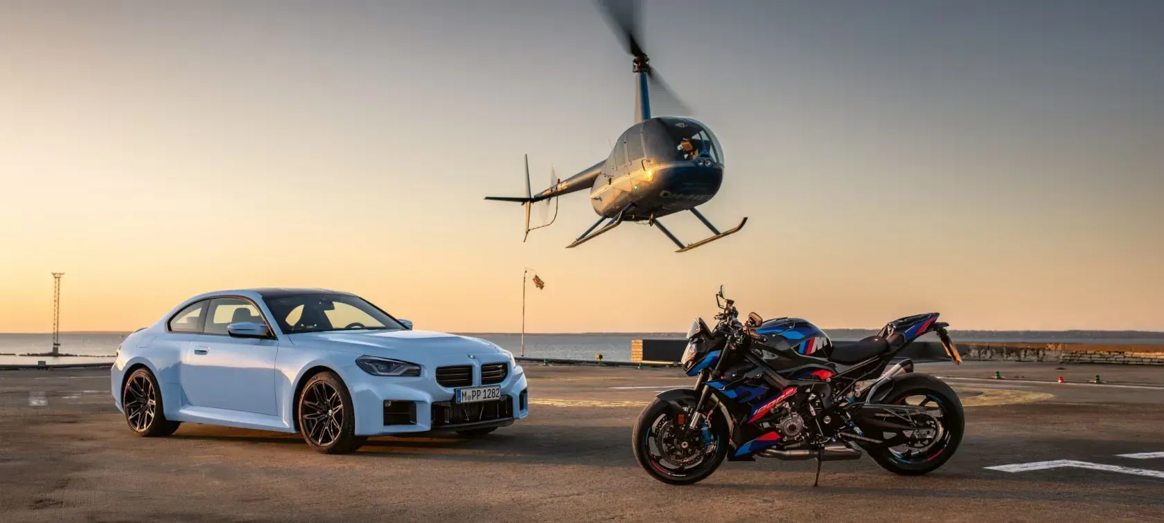 BMW M5 CS y BMW M 1000 RR en presentación