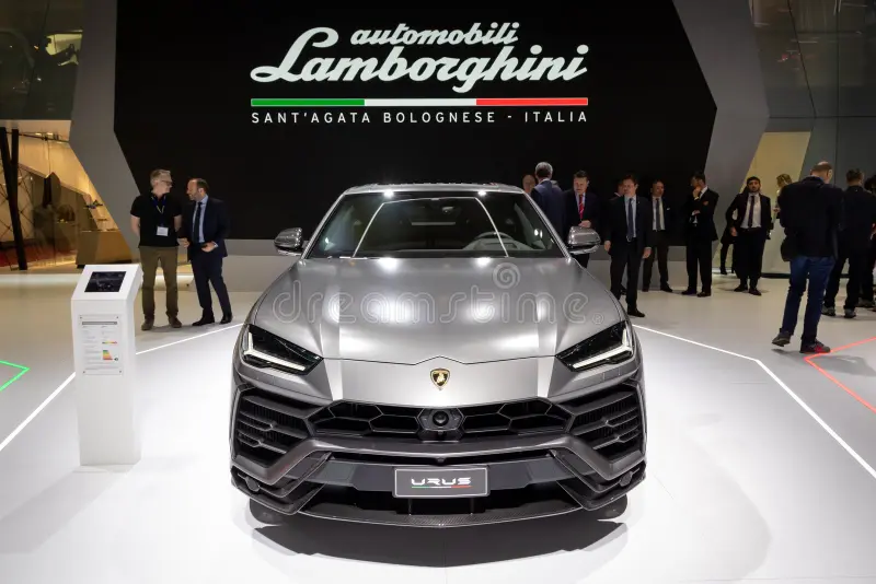 Lamborghini Urus exhibido en Ginebra, Suiza