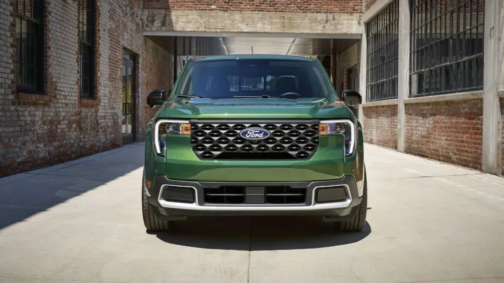 Vista frontal de la Ford Maverick 2025