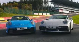 Porsche 911 Turbo S y Porsche 911 GT3 lado a lado