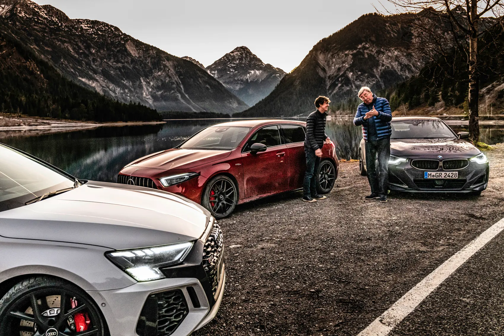 Volkswagen Golf R, BMW M240i, Audi RS3 y Mercedes AMG A45S