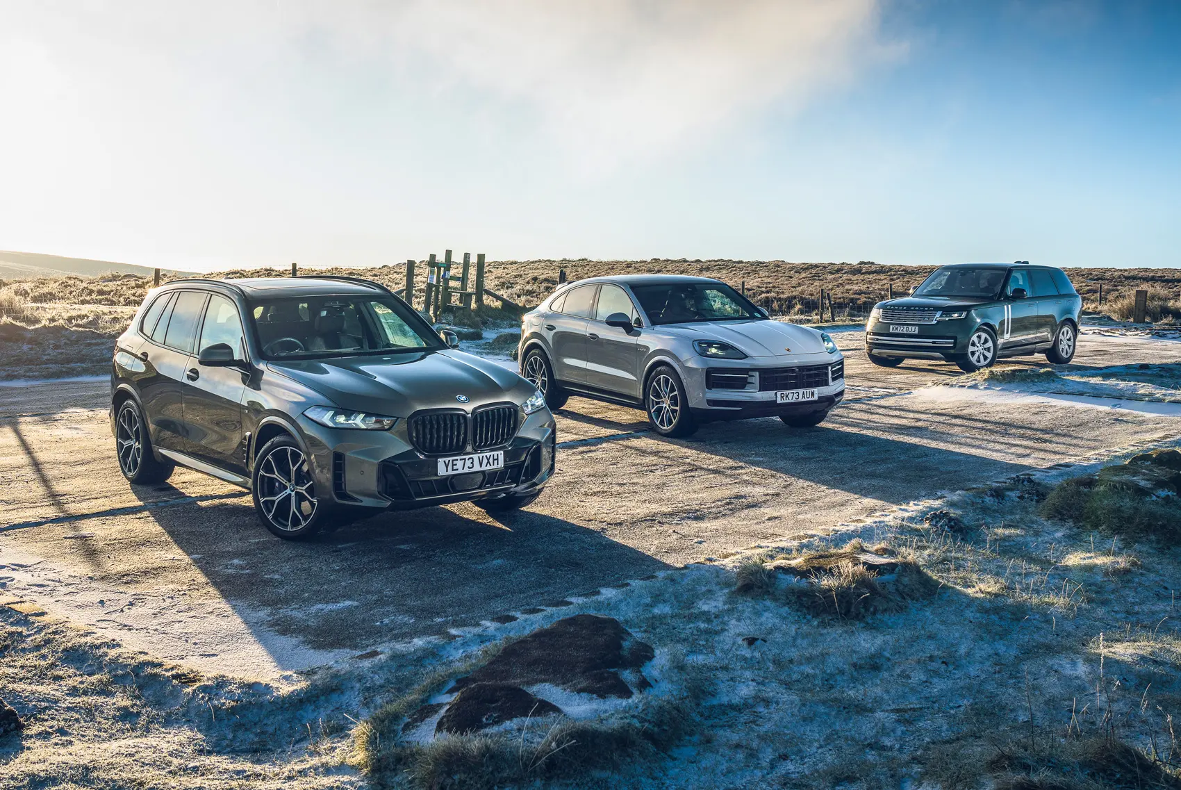 SUV de lujo Porsche, BMW y Land Rover en comparativa frontal