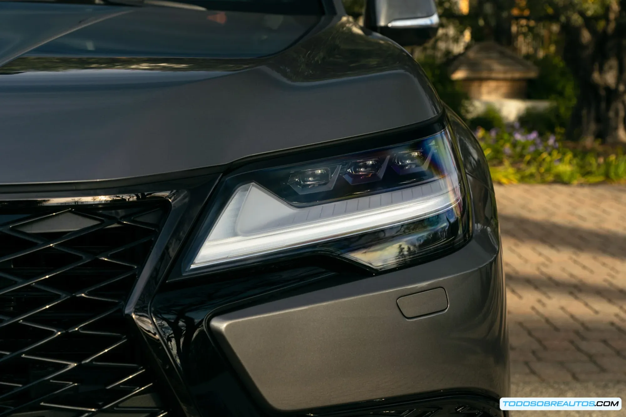 Comparativa de diseño entre generaciones del Lexus LX