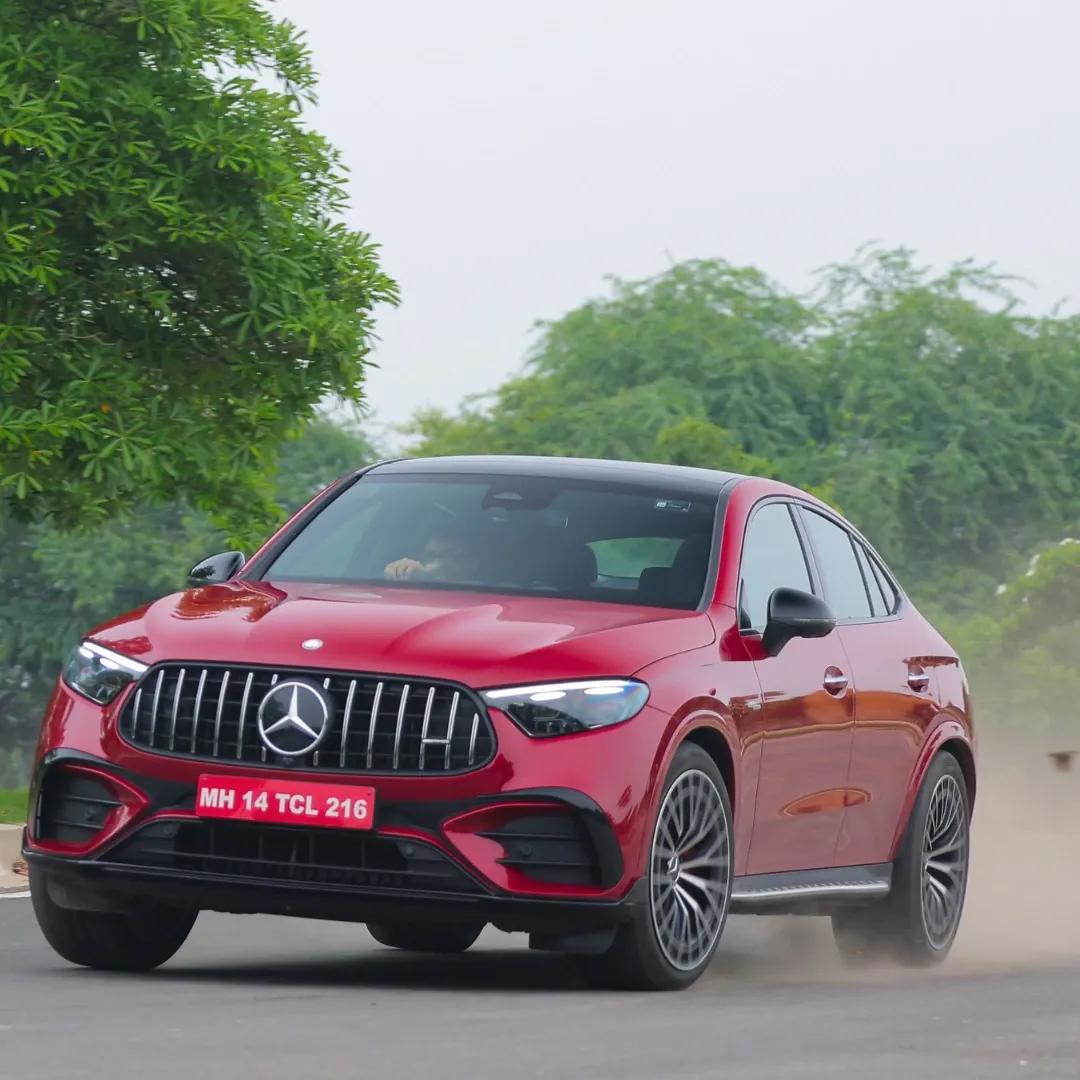 Mercedes-AMG GLC 43 Coupé 2024 vista frontal