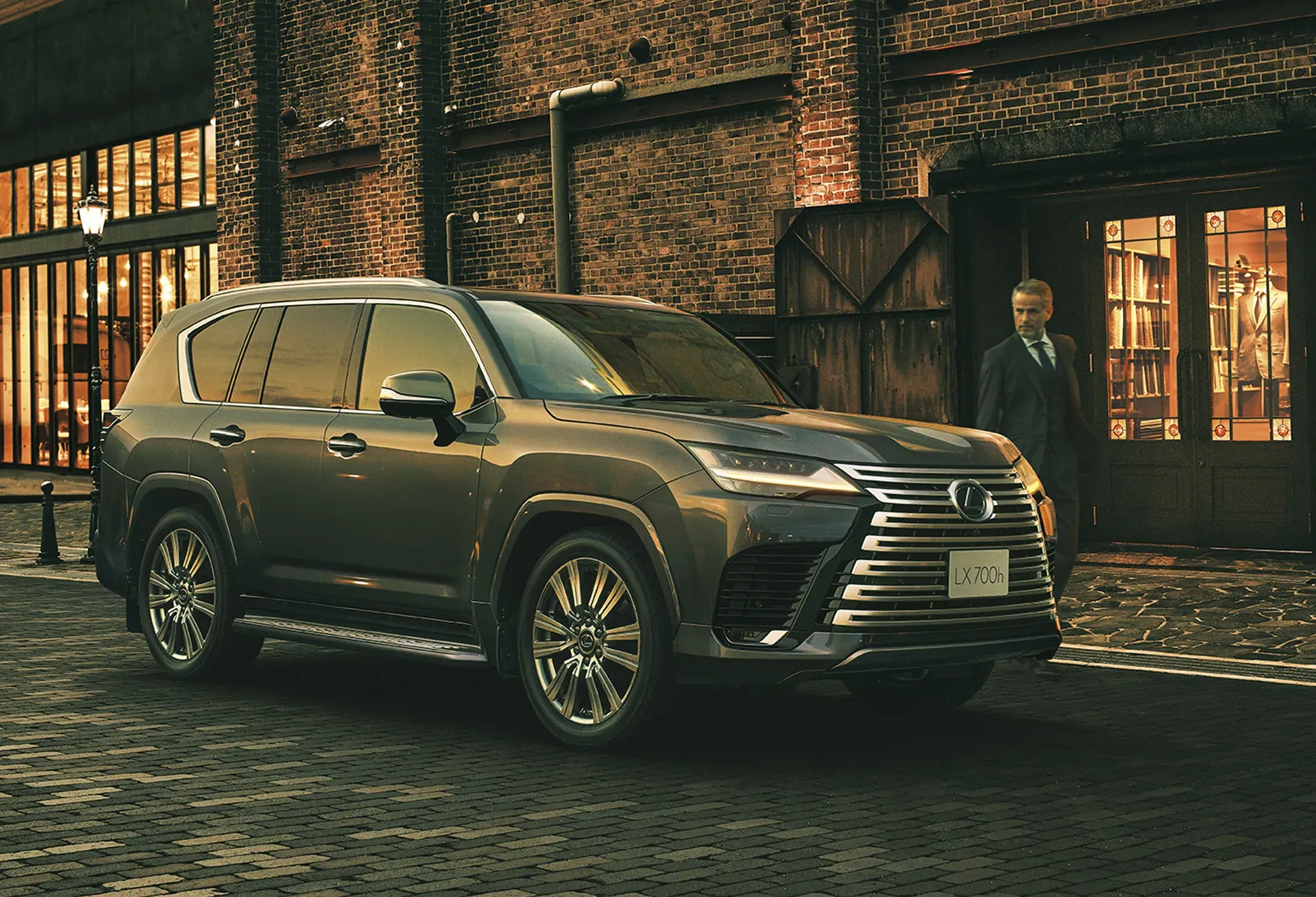 Detalle del salpicadero y acabados del Lexus LX Hybrid 2025