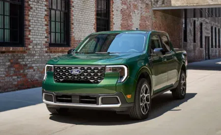 Ford Maverick 2025 en un entorno urbano