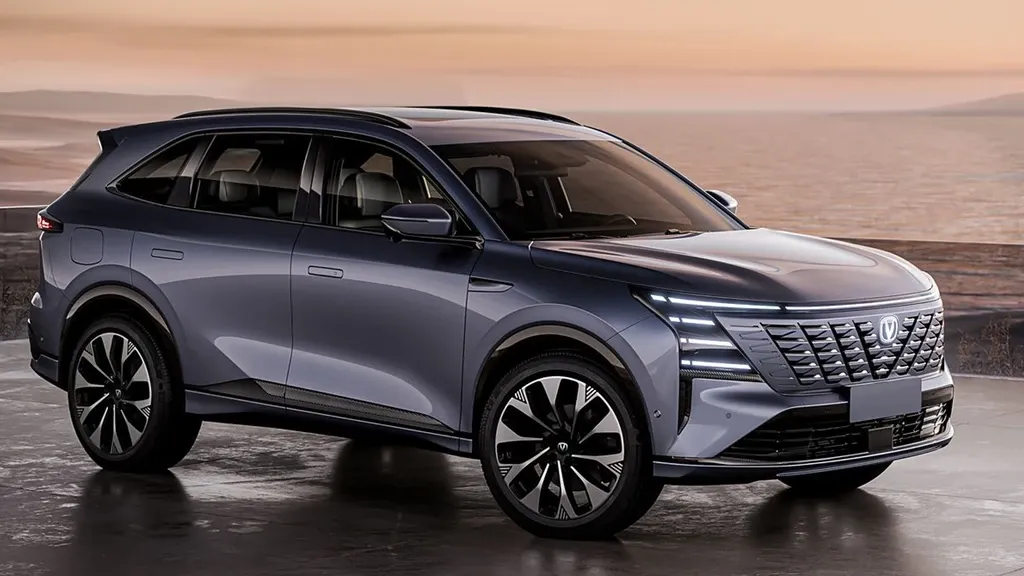 Changan CS75 Plus 2025 perfil
