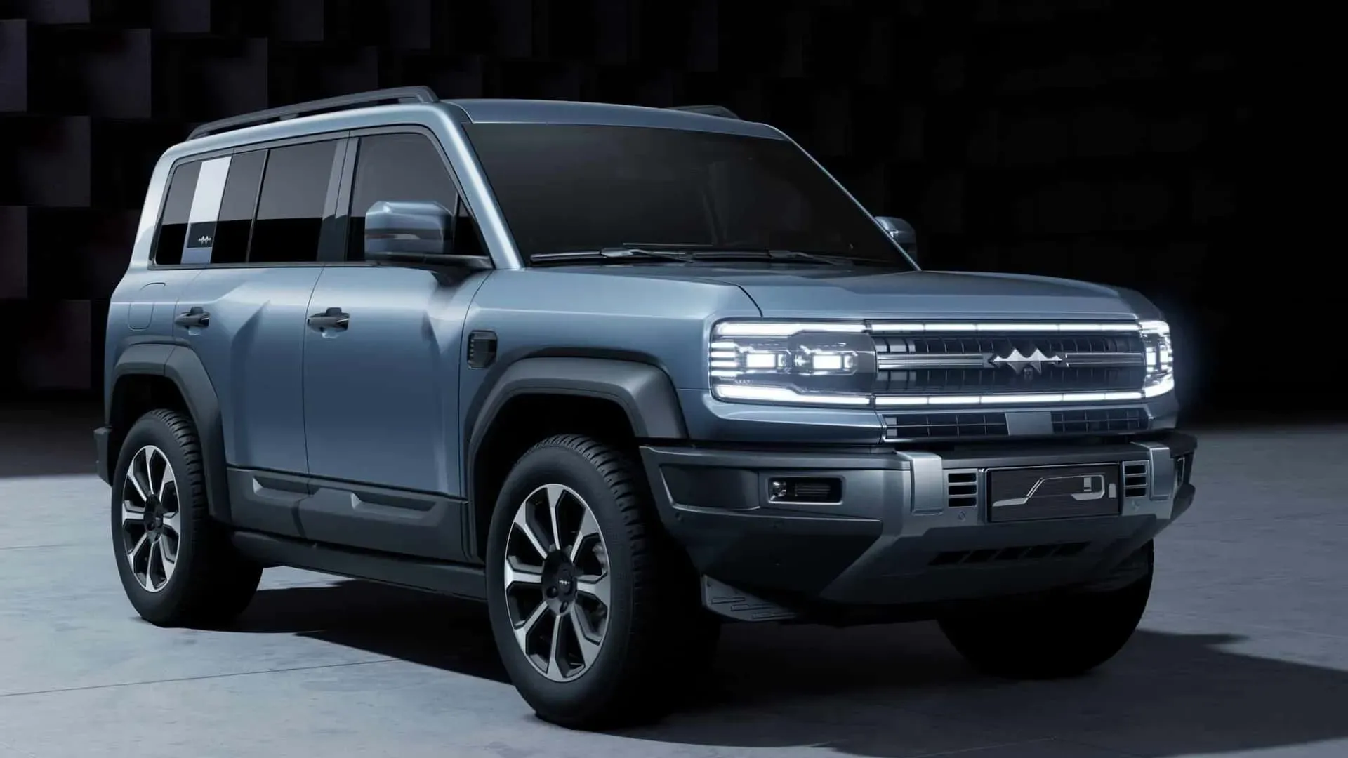 BYD Fang Cheng Bao Bao 5 en una carretera