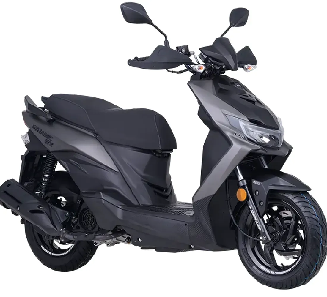 AKT Dynamic RX 150 vista frontal