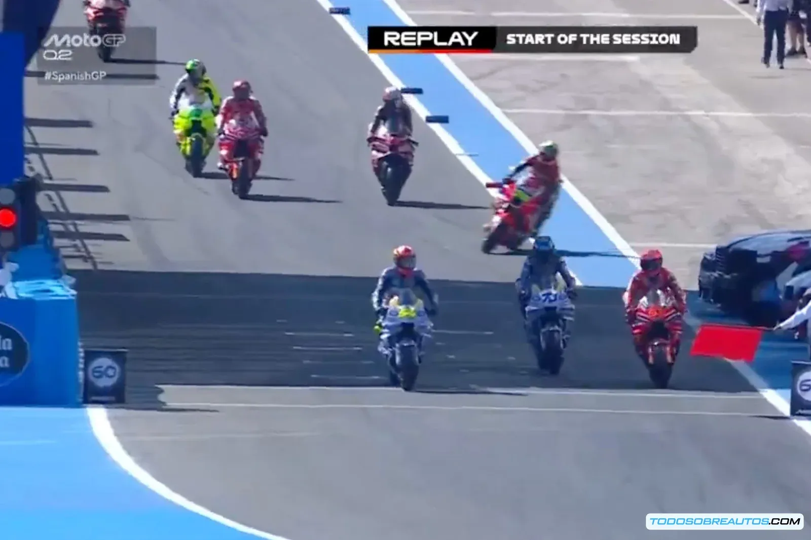 Captura de pantalla del incidente en la Q2 de Jerez mostrando a los hermanos Márquez