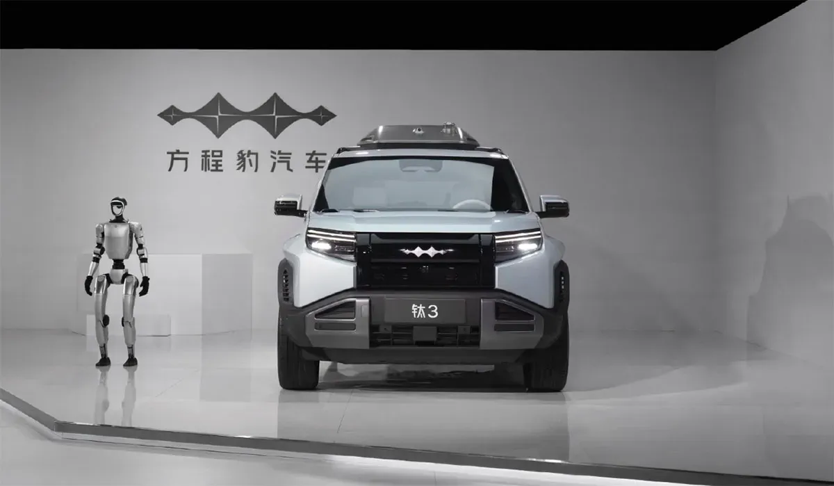Perfil y laterales del BYD Fang Cheng Bao Titanium 3, mostrando sus proporciones