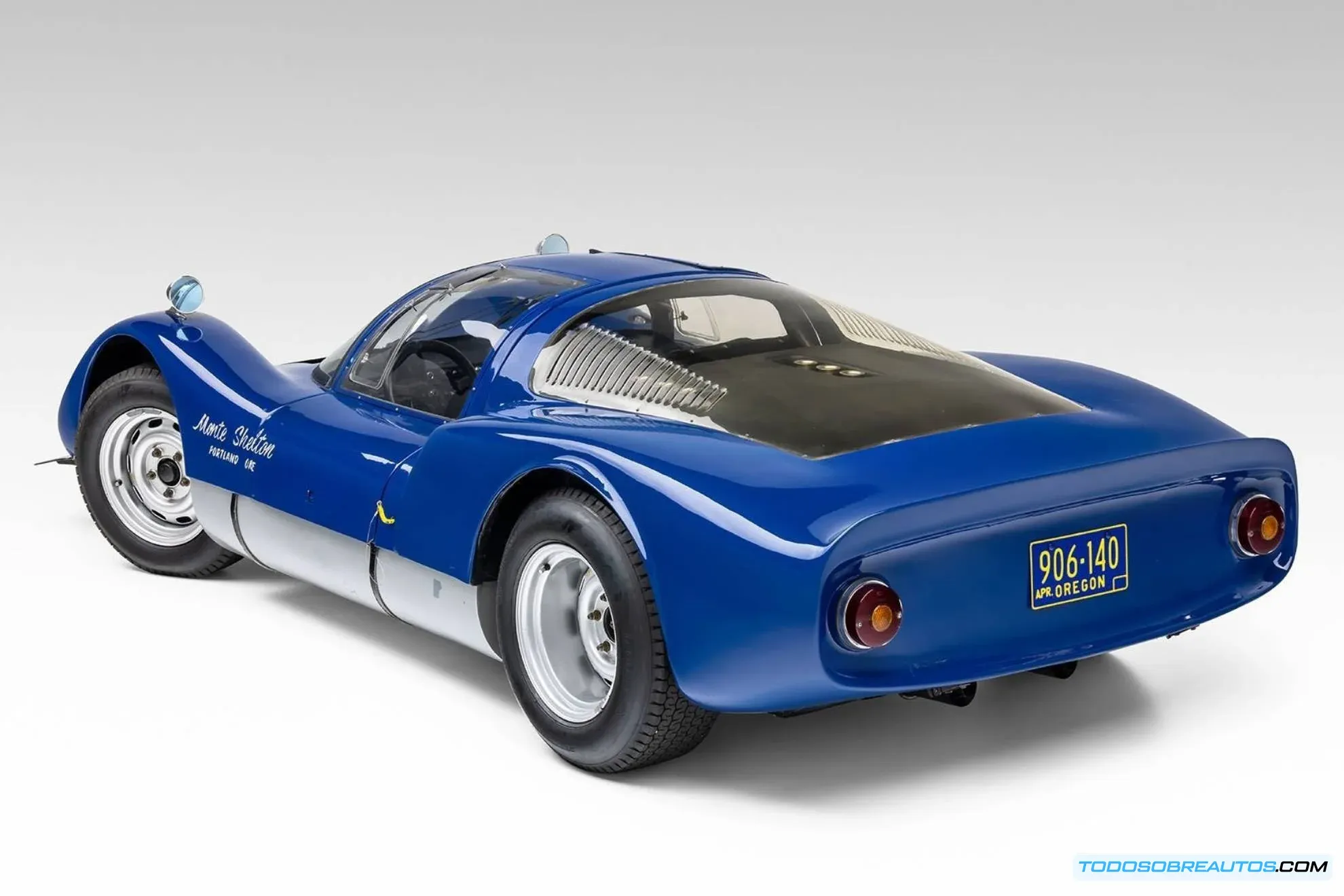 Imagen que muestra el Porsche 906 en el desguace, a punto de ser destruido.