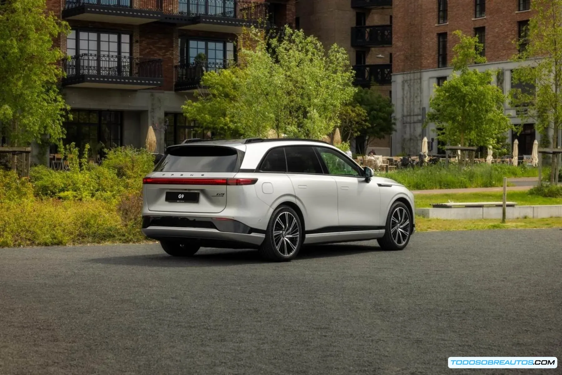 Lateral o trasera del xpeng g9