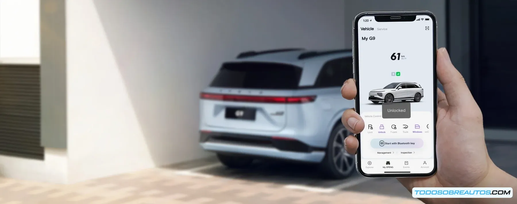 Logo xpeng o g9 en entorno urbano