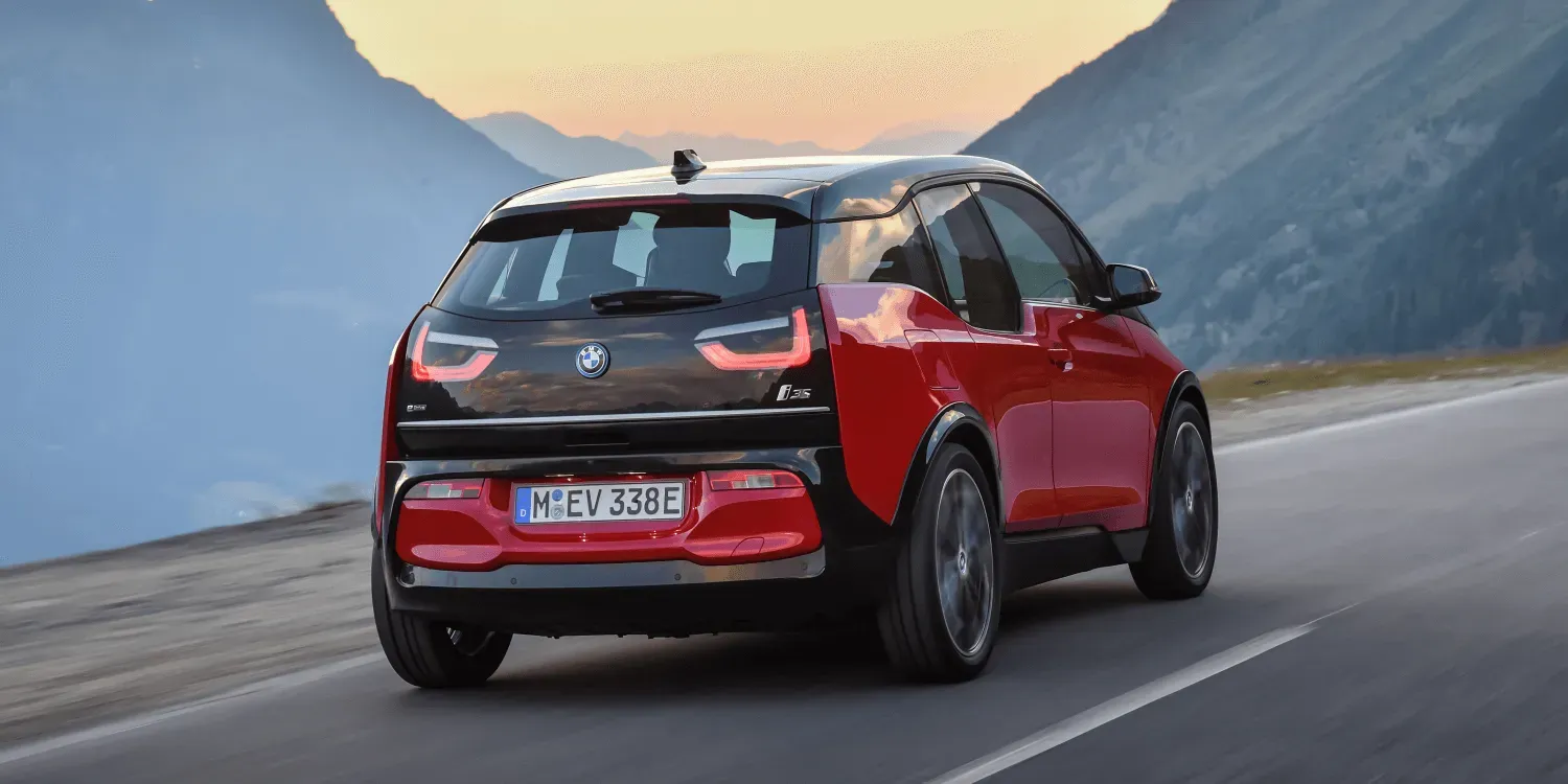BMW i3s, un precedente eléctrico compacto de BMW