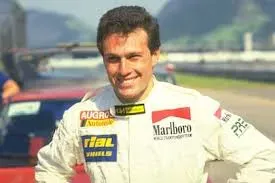 Andrea de Cesaris en el podio