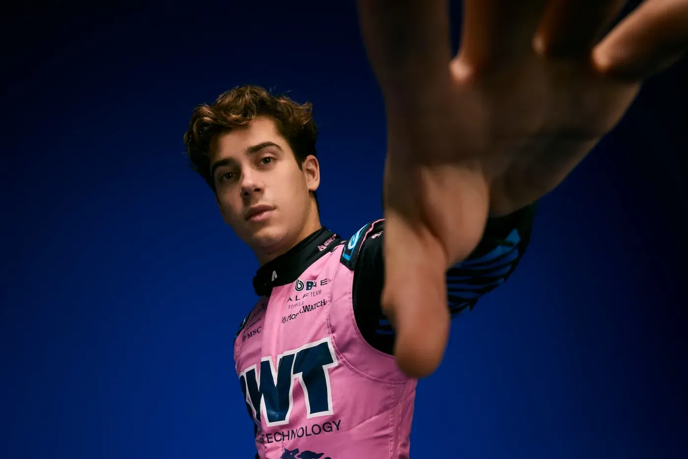 Franco Colapinto conduciendo