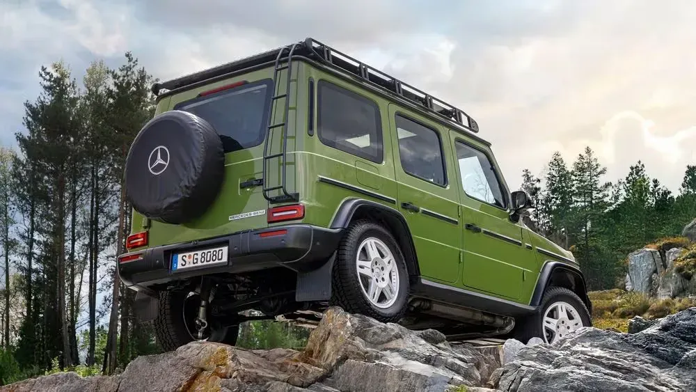 Mercedes-Benz Clase G Edition STRONGER THAN THE 1980s en color verde agave