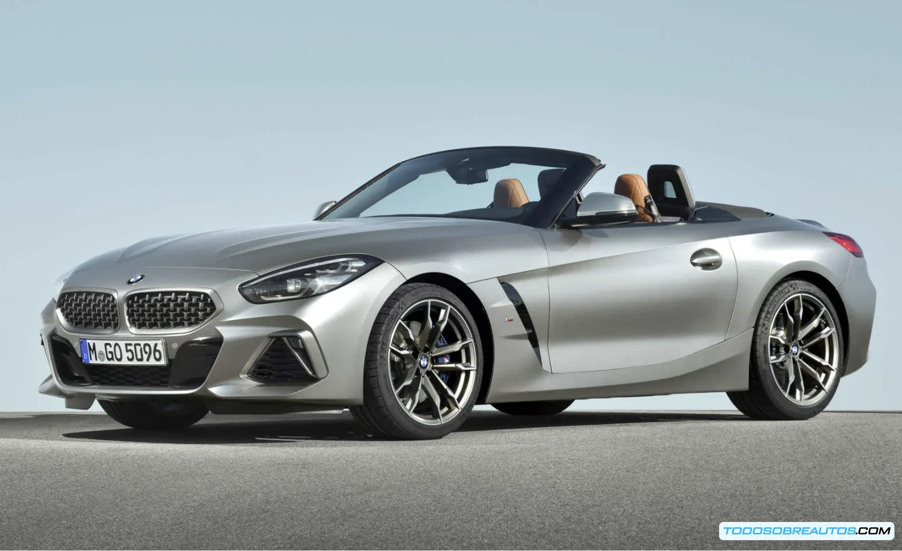 Imagen que ilustra diferentes ubicaciones posibles para la luz V-16 en un descapotable.