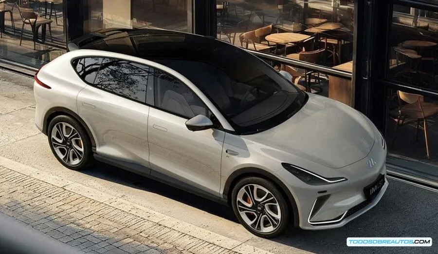 Imagen que muestra detalles del interior del MG IM LS7 2025, enfatizando la tecnología y el rendimiento.