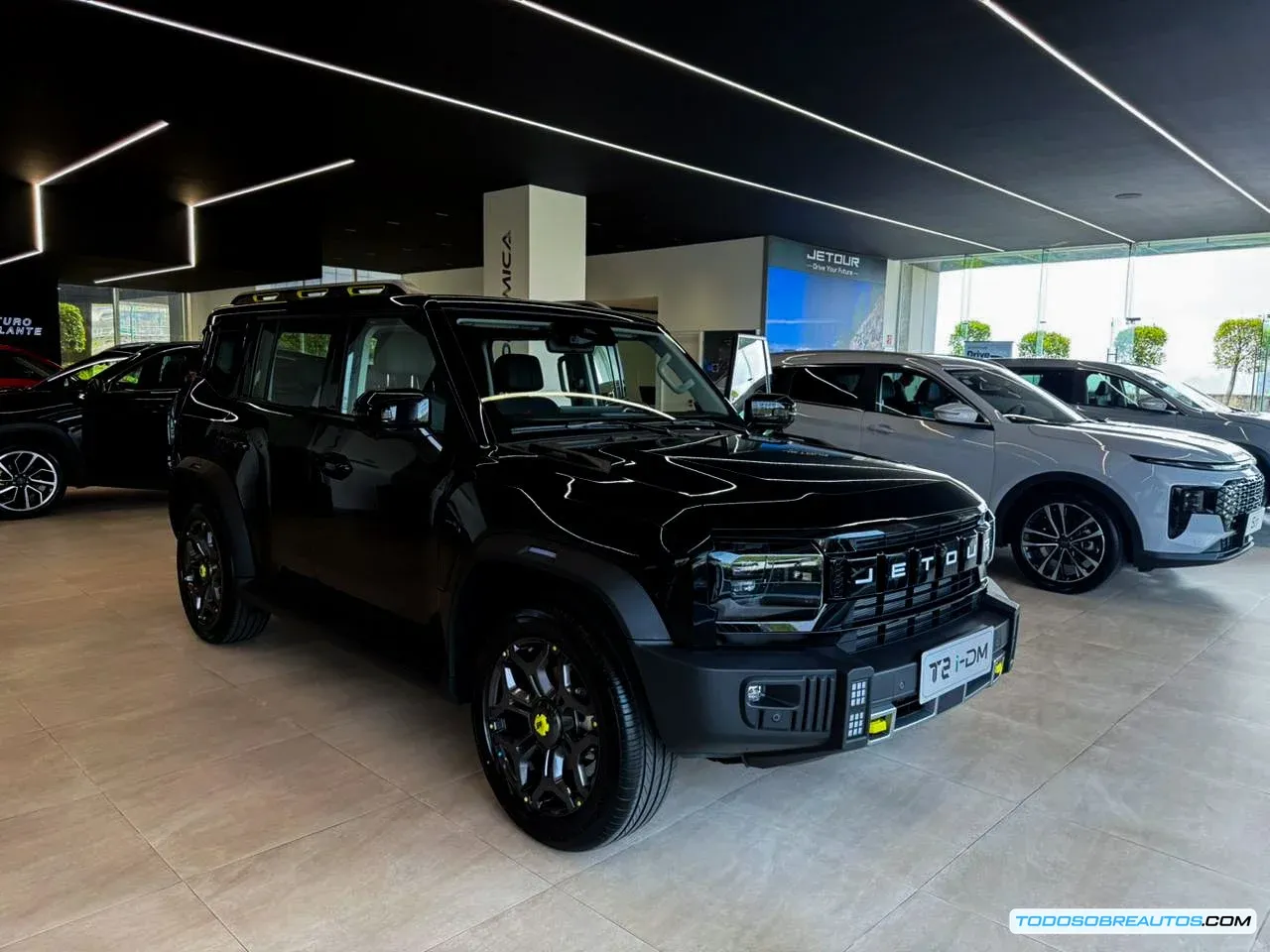 Ejecutivos de JETOUR y SOUEAST en una reunión estratégica