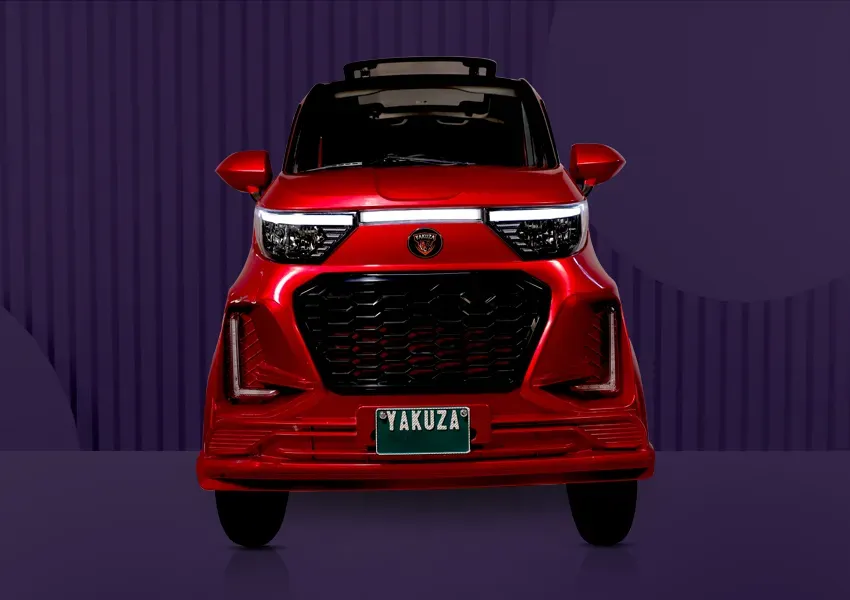 Interior y panel de control del Yakuza Karishma