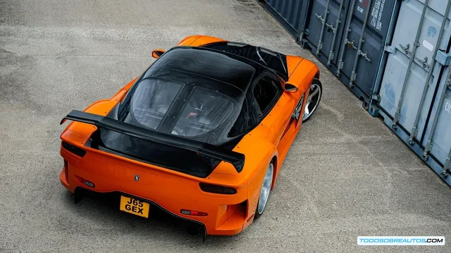 Mazda RX-7 VeilSide en una escena de Rápido y Furioso: Reto Tokio.