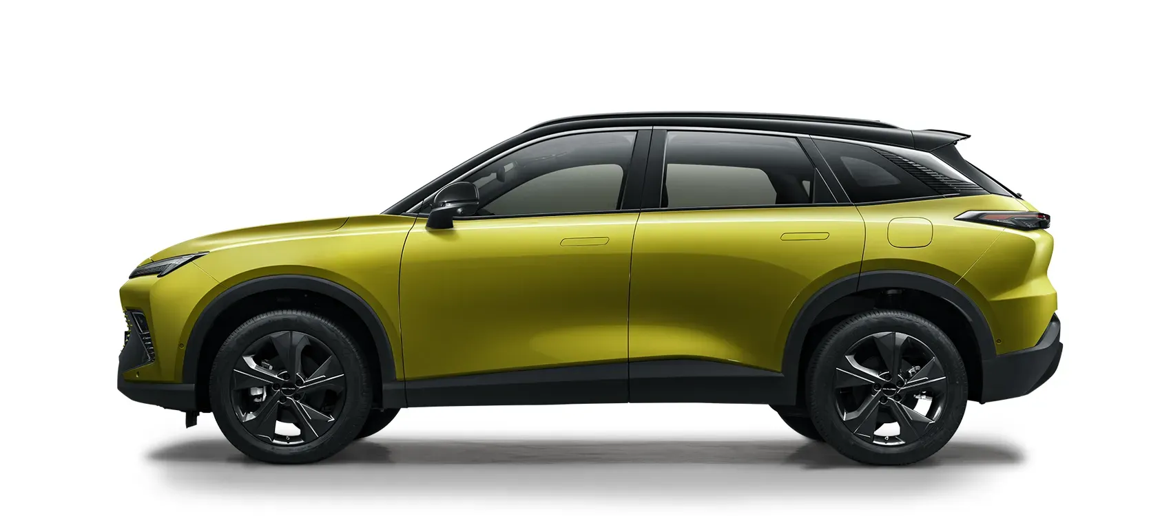 Baic X55 Vehículo Amarillo Grande y Compacto 4 Puertas