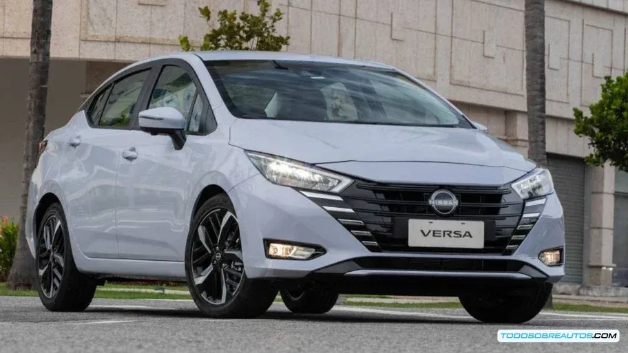 Gráfico o imagen que represente la eficiencia de combustible, fiabilidad y espacio interior.