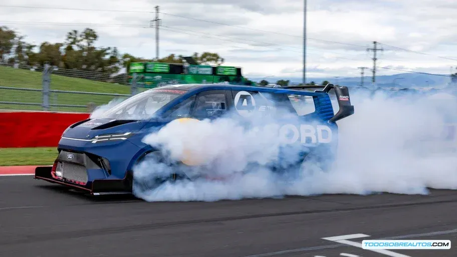 Detalles técnicos de la Ford SuperVan 4.2
