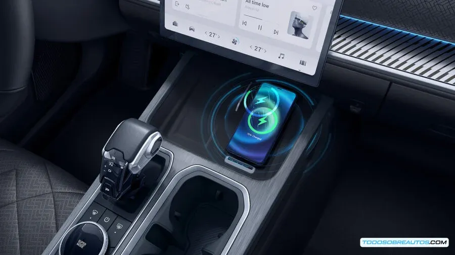 JAECOO 7 2025 en un entorno off-road demostrando su capacidad de tracción.