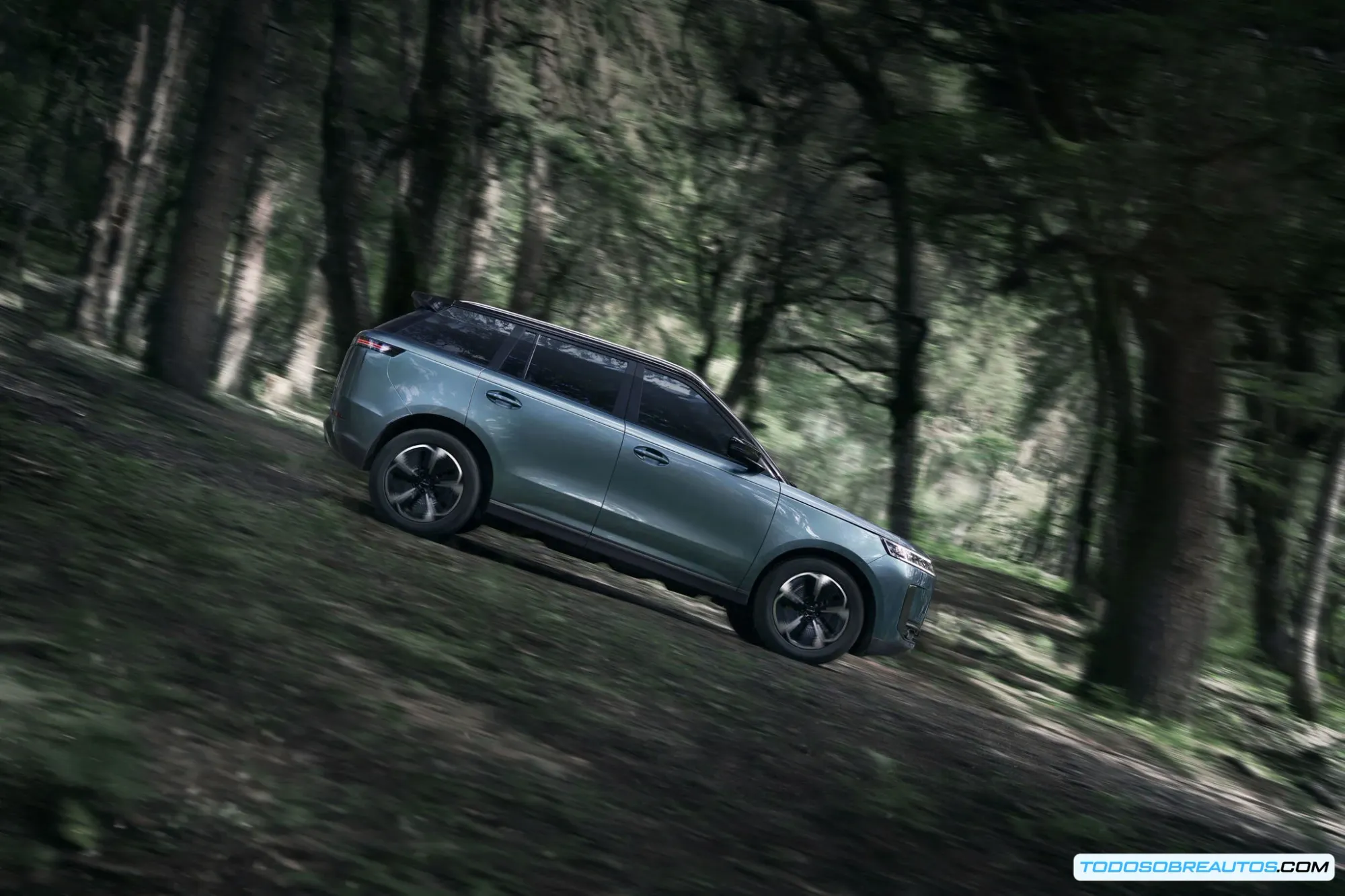 Jaecoo 5 en un entorno urbano.