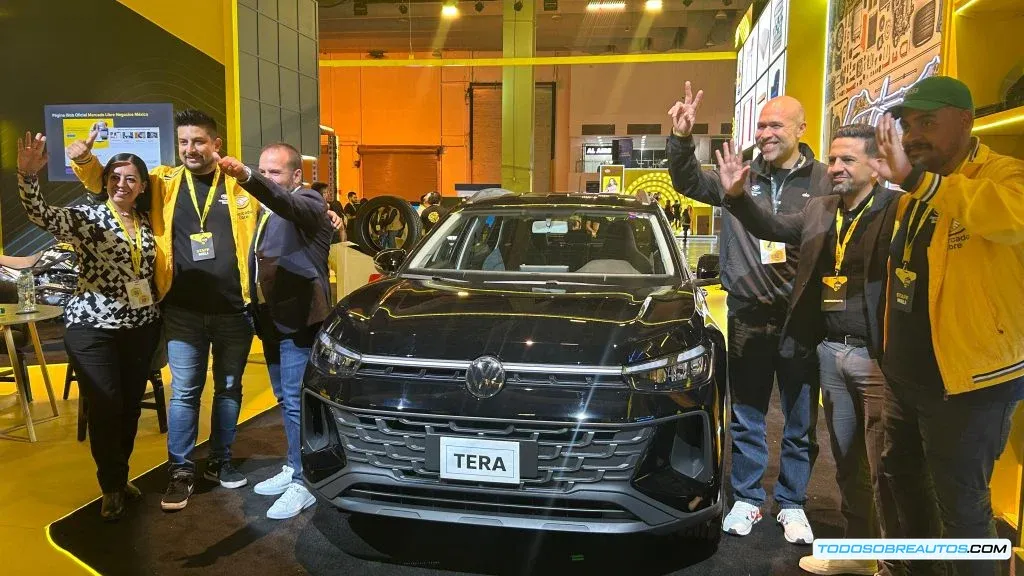 Imagen mostrando ejemplos de refacciones disponibles en el catálogo.