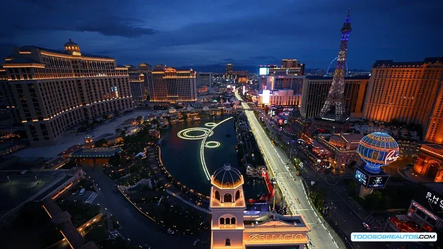 El coche de Charles Leclerc de Ferrari con problemas en la transmisión